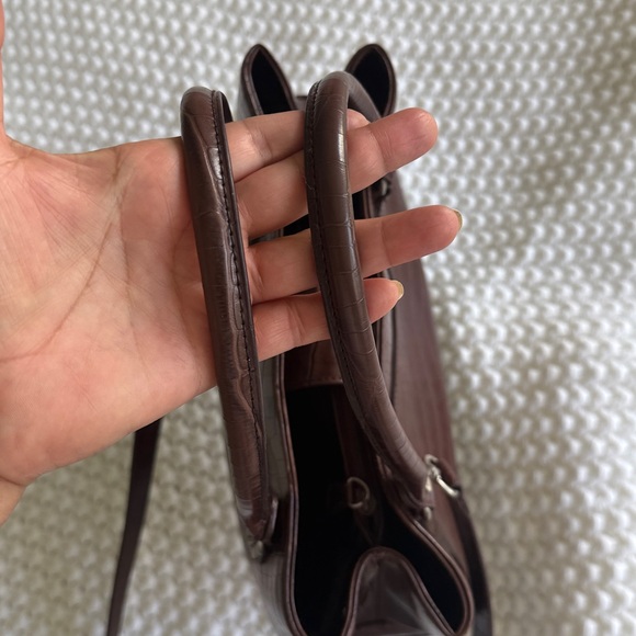 LIZ CLAIRBONE embossed faux croc satchel bag Dark Brown Crocodile Embossed Bag - Picture 14 of 16